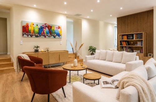 Orange Apartment | Villa Prestige - Maison d Hôtes avec Piscine, Billard et Parking Privé - Centre 5 min - Proche A7-A9