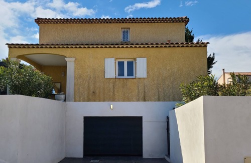 La Roque-d'Antheron Villa | Villa Provencal