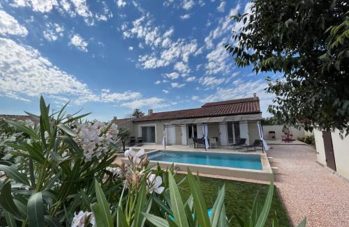 Saint-Andiol House | Villa Provençale avec Piscine Chauffée