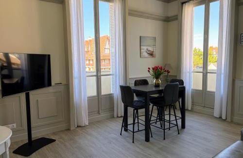 Cabourg Apartment | Villa Saint Laurent - Appartement standing vue mer, 40m plage, parking