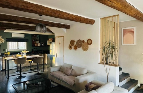 Senas Villa | Villa Sainte Anne whole house and Spa overlooking the Alpilles