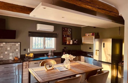 Senas Villa | Villa Sainte Anne whole house and Spa overlooking the Alpilles