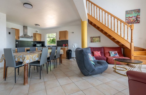 Courry Villa | Villa Sillol – panoramic hillside villa with fenced private pool near Courry