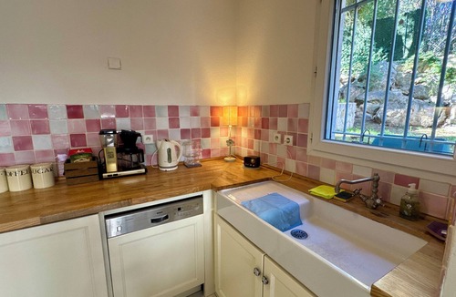 Saint Maurice Apartment | Villa Soraya Nice - Sunny apartment Cote d'Azur with large garden.