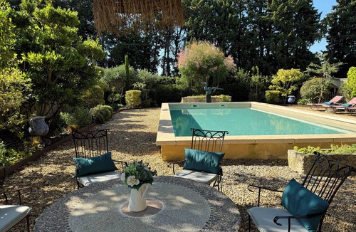 Verquieres Villa | Villa SQUIRREL, located between St. Rémy and Noves. What a beautiful pool!