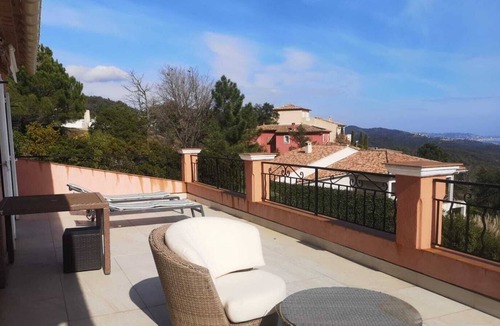 Les Adrets-de-l'Esterel Villa | Villa with heated pool 10 people sea view