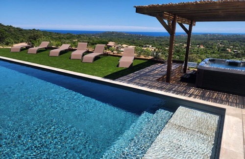 Pinarellu Villa | Villa with air conditioning, sea view, pool, jacuzzi, sauna, 5 bedrooms 5 bathrooms