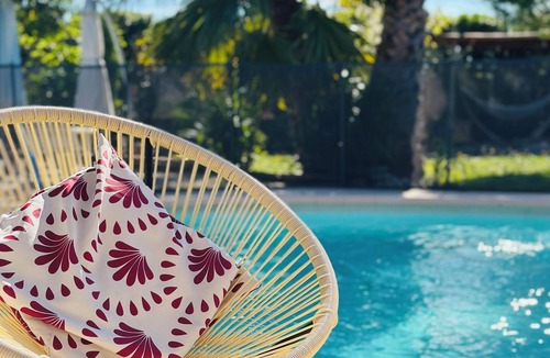 Sollies Pont Villa | Villa with all comforts, ideal for families or friends: swimming pool, ps5, paddles