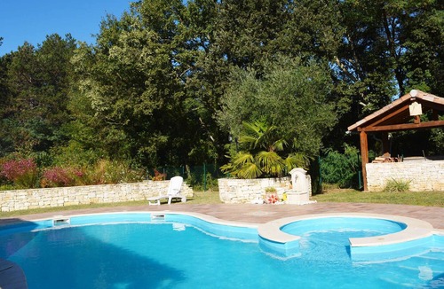 Vagnas House | Villa with pool and AC, pets allowed