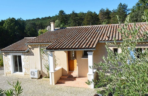 Vagnas House | Villa with pool and AC, pets allowed