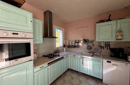 Rognes Villa | Villa with pool at the gateway to the Luberon. Large garden, beautiful spaces.