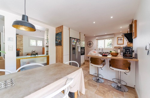 Boulouris-sur-Mer House | Villa with Private Pool, Walk to Boulouris Beach