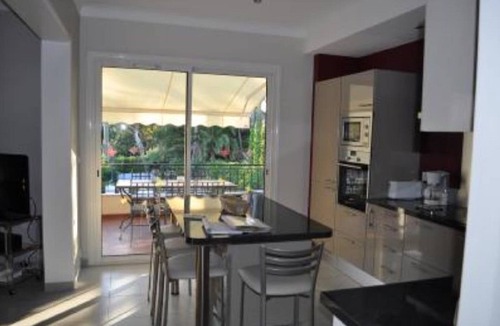 Boulouris-sur-Mer Villa | VILLA with swimming pool 1 to 14 pers near sea, 3 apartments