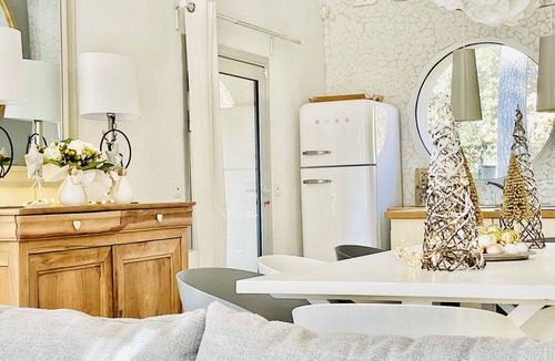Menerbes Villa | Villa with swimming pool in the heart of Provence, in a half-hectare park