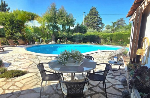 Biot Villa | Villa with swimming pool and sea view, in the peace and quiet of a large garden with trees and flowers