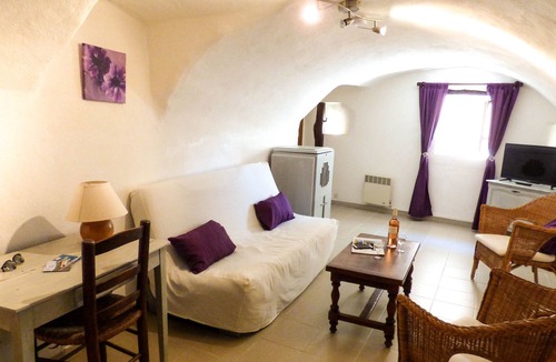 Labastide-de-Virac Apartment | VINE COTTAGE IN THE GORGES OF ARDECHE