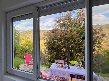 Chanteuges Apartment | Vue exceptionnelle & Terrasse au calme -studio indépendant - Gorges du Haut Allier