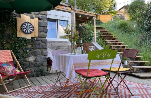 Chanteuges Apartment | Vue exceptionnelle & Terrasse au calme -studio indépendant - Gorges du Haut Allier