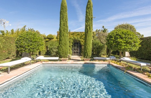 Molleges Villa | Water Lily House - Ten Bedroom Villa, Sleeps 18