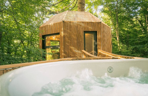 La Cote-Saint-Andre House | Welcome to Domaine des étoiles Unusual accommodations