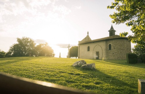 La Cote-Saint-Andre House | Welcome to Domaine des étoiles Unusual accommodations
