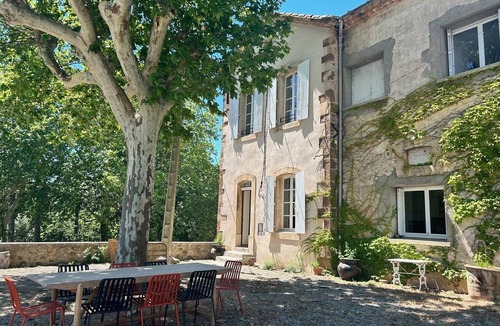 Saint-Chinian House | Welcome to Simon - the Château La Dournie B&B