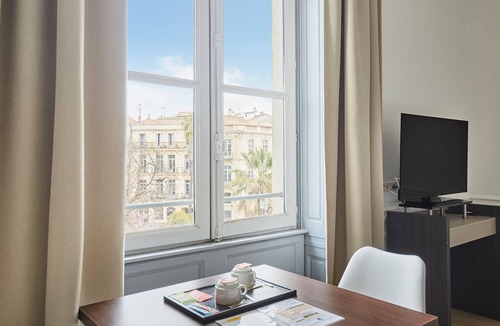 Comedie Apartment | Wi-Fi + Climatisation ! Studio spacieux au Centre