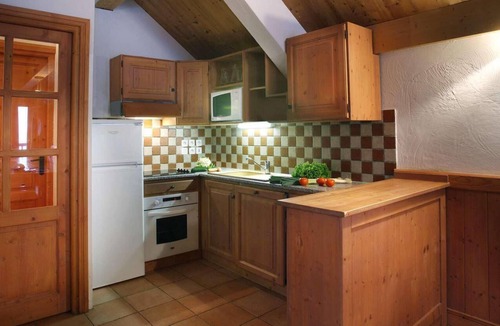 Oz-en-Oisans Apartment | Wifi, 50m from resort center, fitness, swimming pool, sauna, hammam, balcony, fireplace or stove, tv