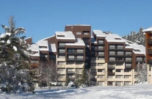 Correncon-en-Vercors Apartment | Wifi, ski-in/ski-out & foot of the slopes, 1st floor, tv, 24m², Villard de Lans