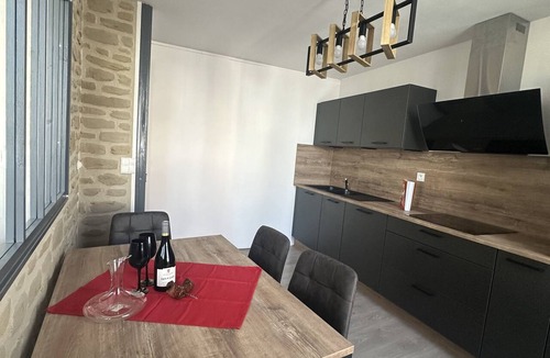 Tain-l'Hermitage Apartment | Wine-themed apartment—in the center of Tain l'Hermitage with a large garage.