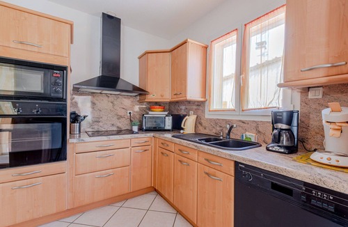 Le Barcares Villa | Wonderful private villa for 6 people with private pool, A/C, WIFI, TV, terrace and pets allowed