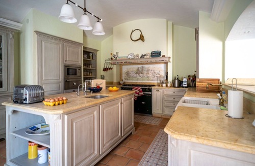 Draguignan Villa | Wonderful private villa for 11 guests with WIFI, private pool, A/C, TV and patio