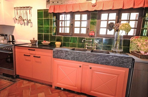 Menerbes House | Wonderful private villa for 6 guests with WIFI, private pool, TV, terrace and panoramic view