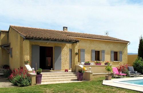 Mazan Villa | Wonderful private villa for 6 people with WIFI, A/C, private pool, TV, terrace and pets allowed