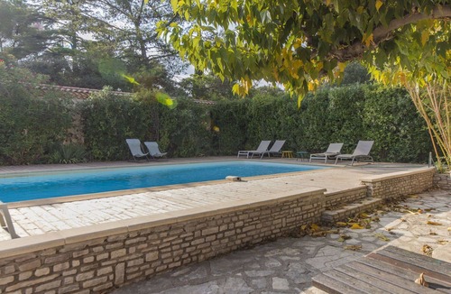 Quartier des Espesses House | Wonderful private villa for 10 guests with WIFI, private pool, TV, terrace and parking