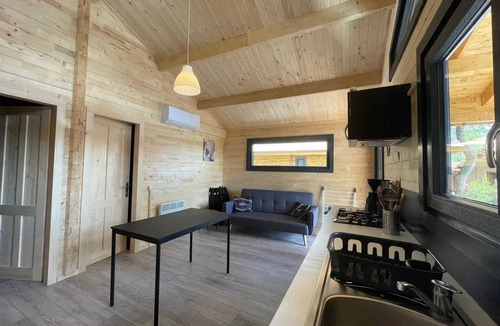 La Freissinouse Ski Chalet | ZEcamping 2 étoiles locatif TV 35m2 5 pers