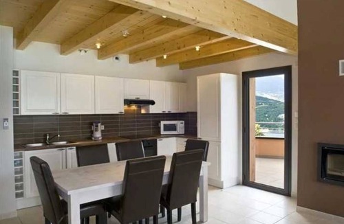 Chorges Apartment | ZEcamping 3 étoiles pataugeoire locatif TV LV clim 130m2