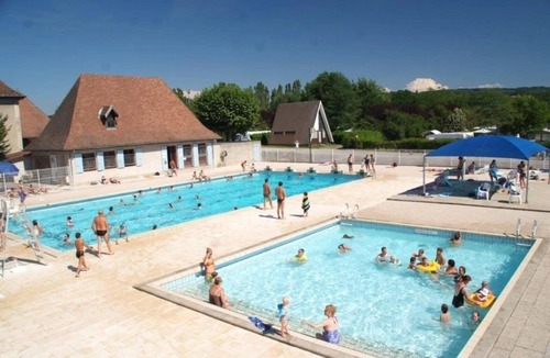 Hauterives Ski Chalet | ZEcamping 3* animé piscine chauffée pet friendly sauna chalet TV clim