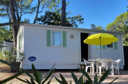 Peynier House | ZEcamping 3* toboggans piscine chiens acceptés locatif 25m2 4 pers