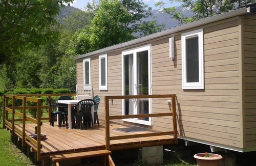 Le Bourg-d'Oisans House | ZEcamping 4 étoiles piscine couverte locatif BBQ 32m2