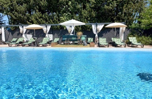 Paluds de Noves Ski Chalet | ZEcamping 4 étoiles piscine animaux acceptés jacuzzi chalet TV LV clim 32m2