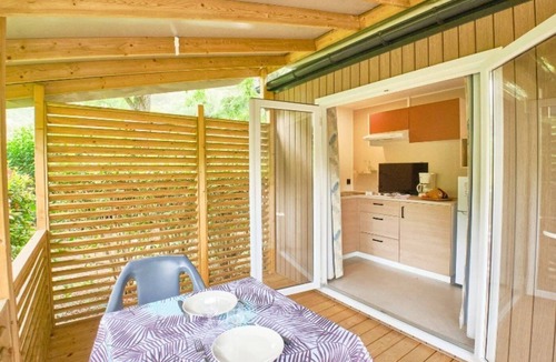 Orgon House | ZEcamping 4 étoiles piscine animaux acceptés mobil-home TV LV clim 18m2