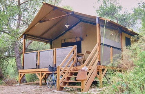 Orgon House | ZEcamping 4 étoiles piscine chiens acceptés tente clim 34m2 5 pers
