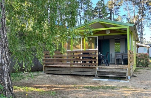 Ucel Ski Chalet | ZEcamping 4 étoiles piscine chauffée locatif TV clim 27m2