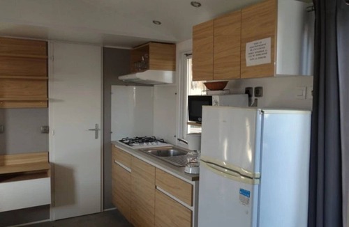 Serignan-Plage House | ZEcamping 4* piscine chauffée dog friendly mobil-home TV BBQ clim 31m2