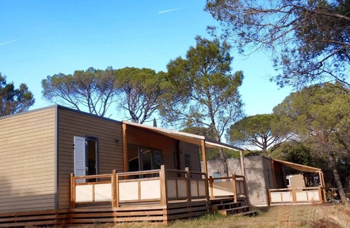 Le Muy House | ZEcamping 5 étoiles espace aquatique locatif TV LV clim 43m2