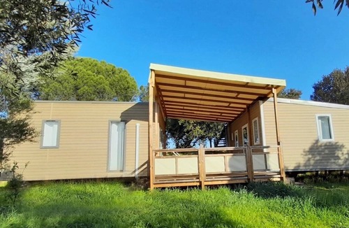 Le Muy House | ZEcamping 5 étoiles familial espace aquatique mobil-home TV LV clim 46m2