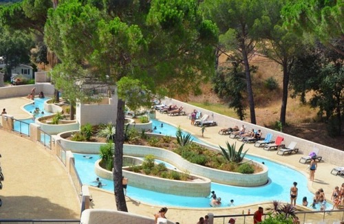 Le Muy House | ZEcamping 5 étoiles parc aquatique chiens acceptés animations locatif TV clim