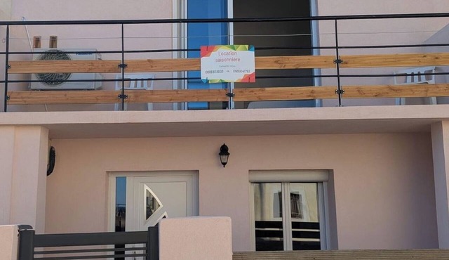1 bedroom private vacation home in martigues