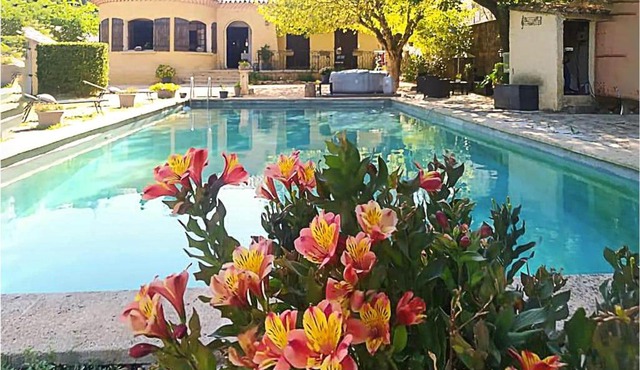 1 Bedroom Stunning Apartment In Mornas